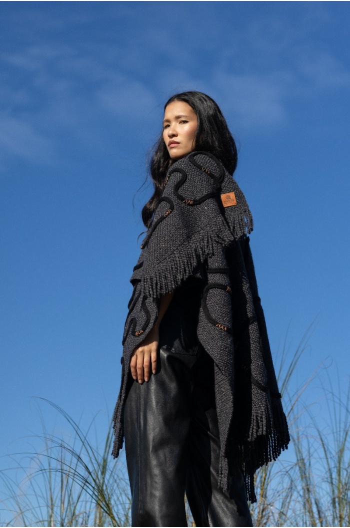 Tulua Poncho in Black II