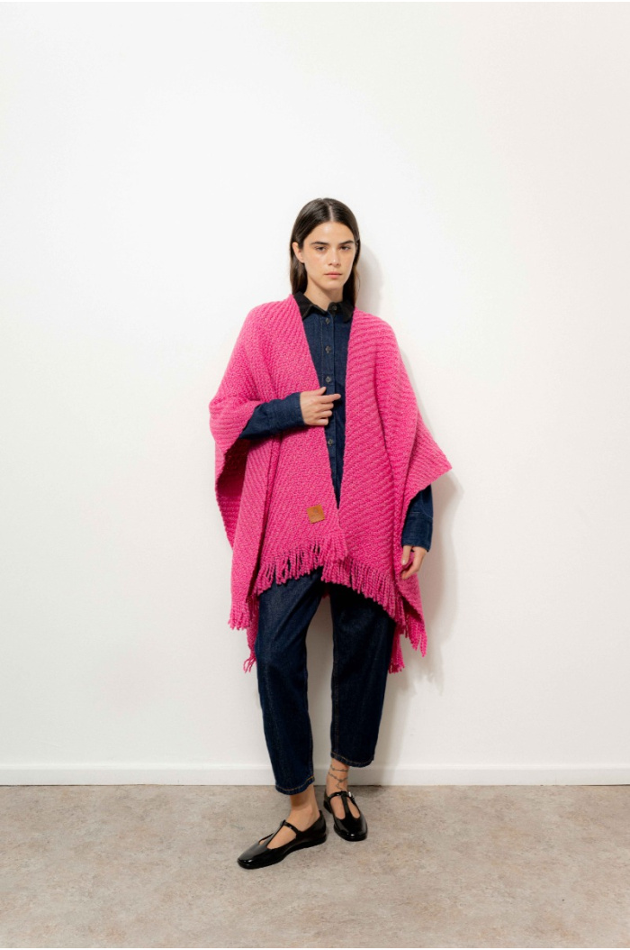 Huella Poncho in Fuchsia
