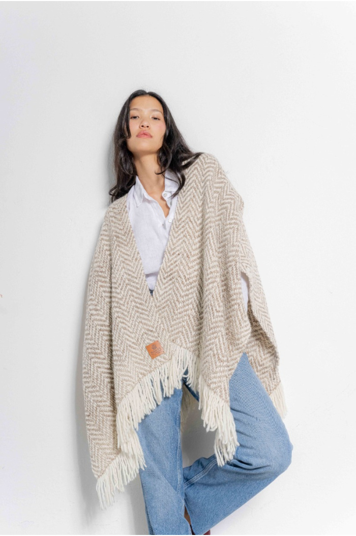 Espiga Poncho in Off-White