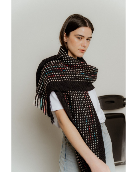 Shawl Piriapolis in Black