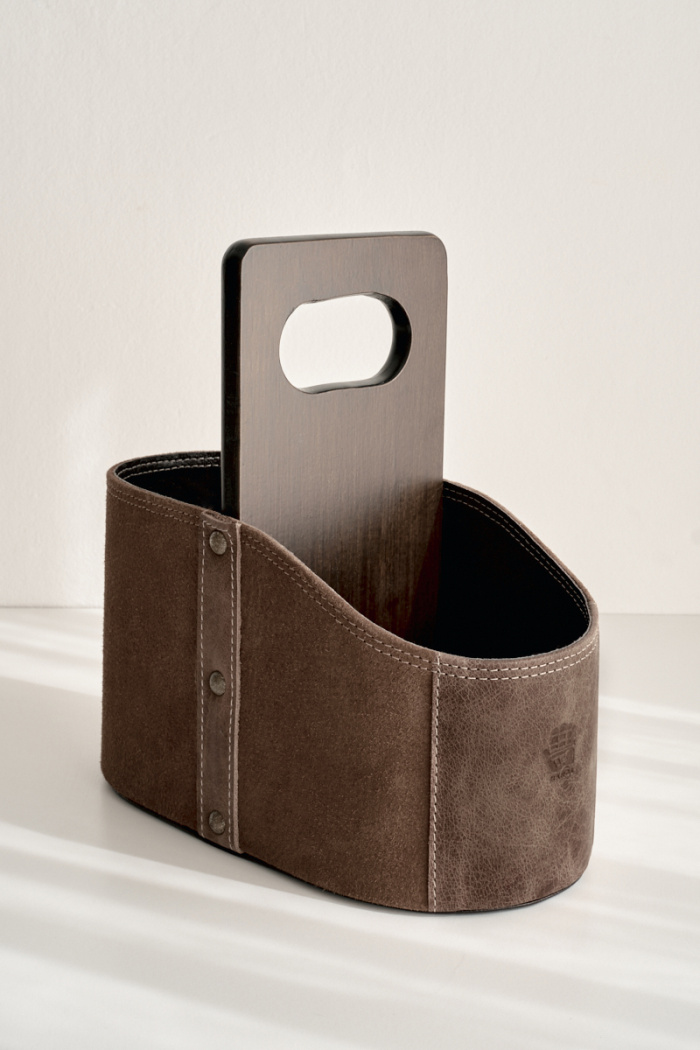 Brown Leather and Wood Car Matera