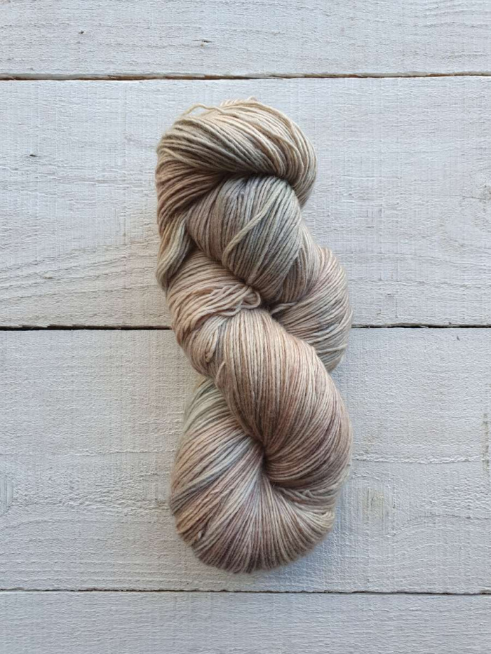 409 Antique Lace