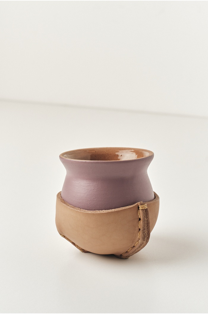 Small Ceramic Mate in Mauve with Leather Posamate